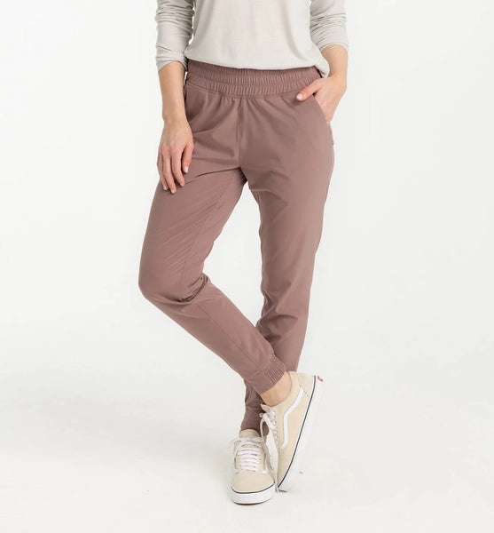 Free Fly Women's Pull-On Breeze Jogger / Fig