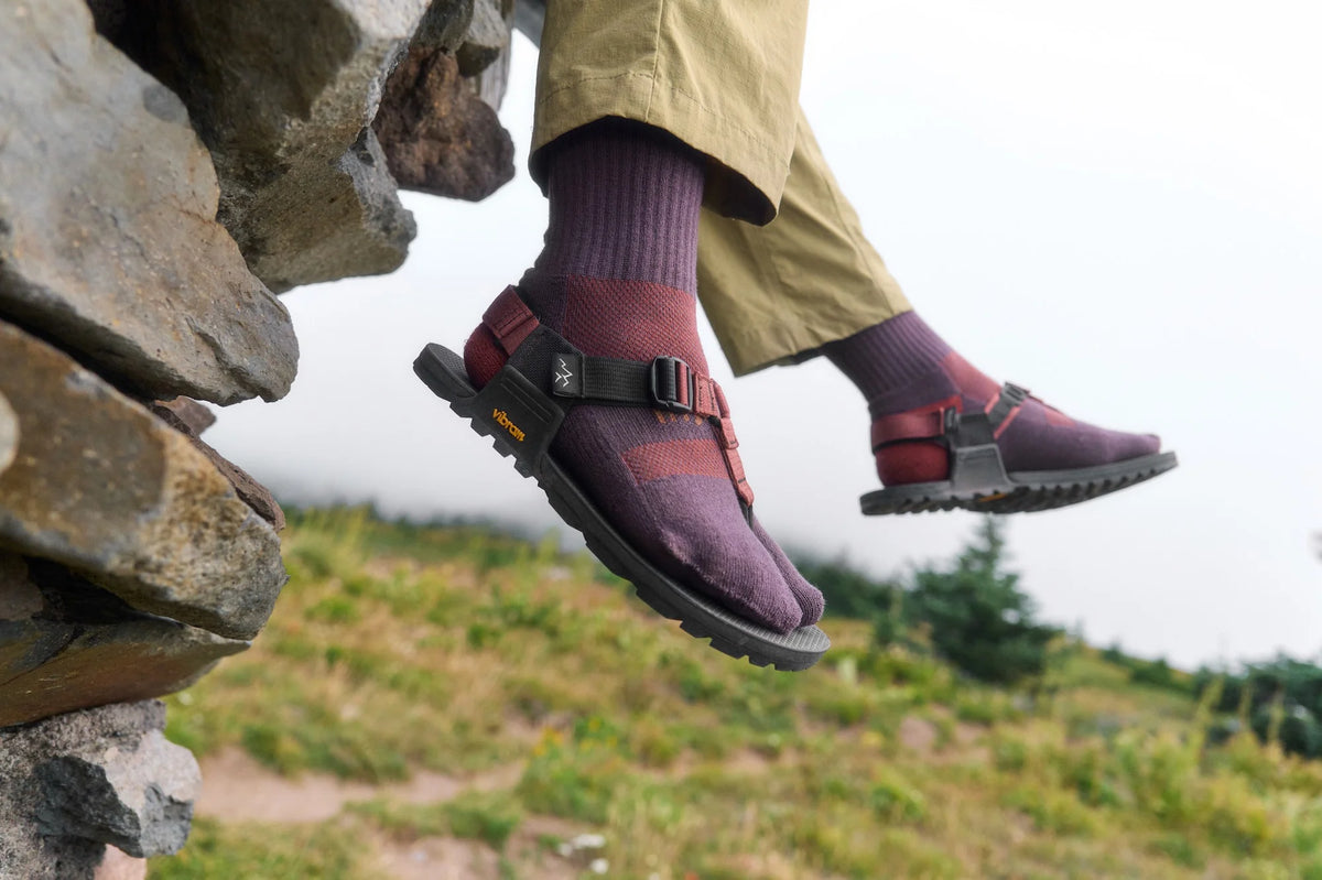 Crew Performance Split-Toe Socks
