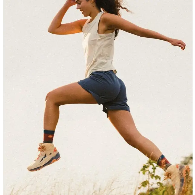 Women’s Elevate Lightweight Tank - Tanks