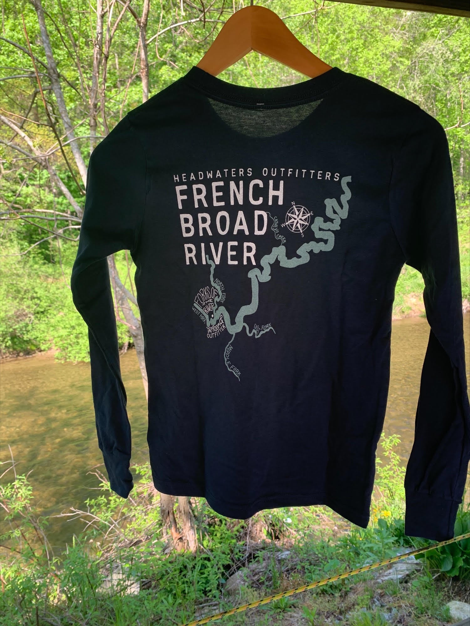Headwaters Outfitters Outdoor Adventures Nature Bound River Map Shirt Youth S Navy / L